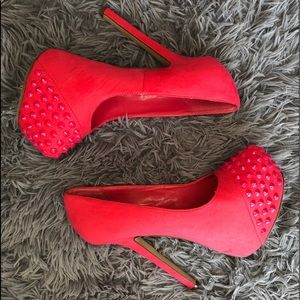 Breckelle’s Hot Pink Heels